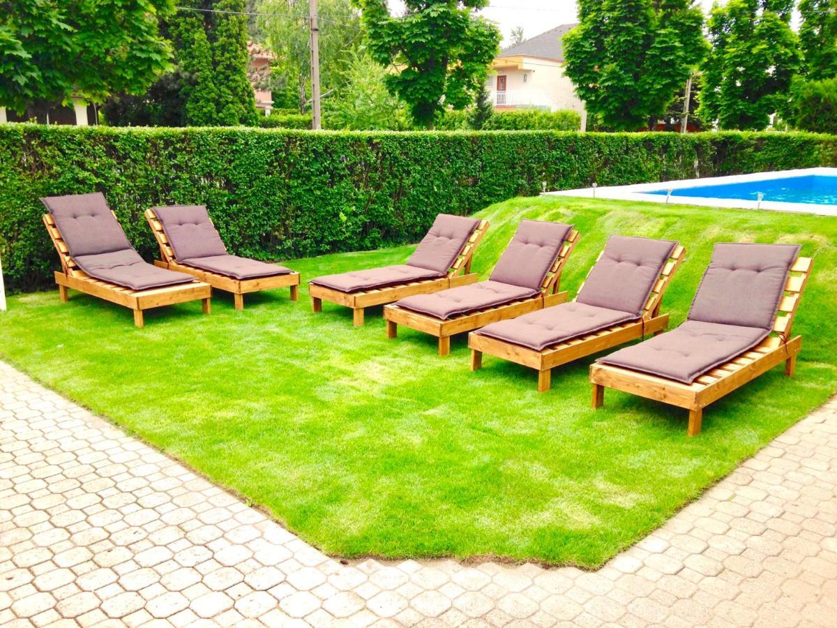 Villa 55 & Pool - Siófok Eksteriør bilde