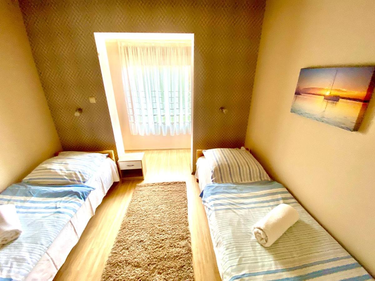 Villa 55 & Pool - Siófok Eksteriør bilde